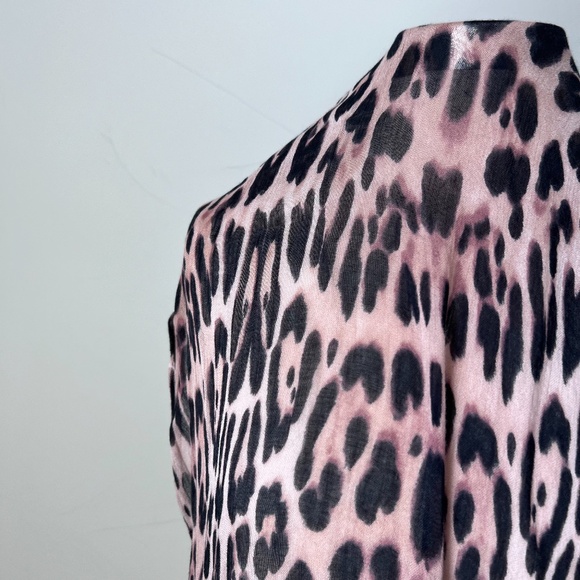 Vintage Leopard Print Scarf in Pink and Black - Picture 5 of 11
